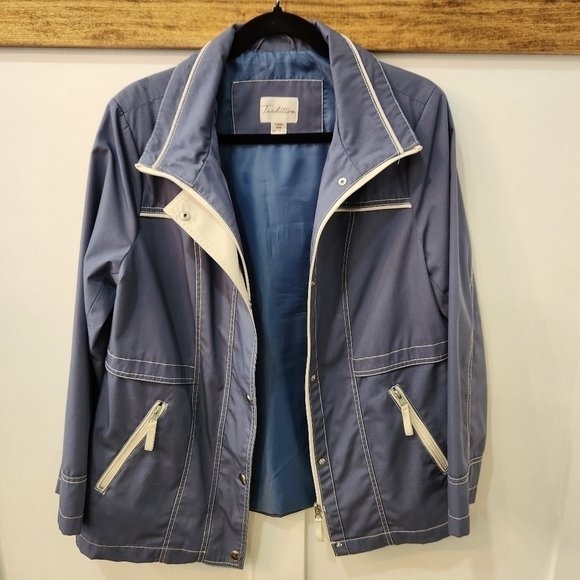 TRADITION Womens Outdoor Rain Jacket Coat Full Zip Pockets 100% Polyester Size M - Picture 3 of 11